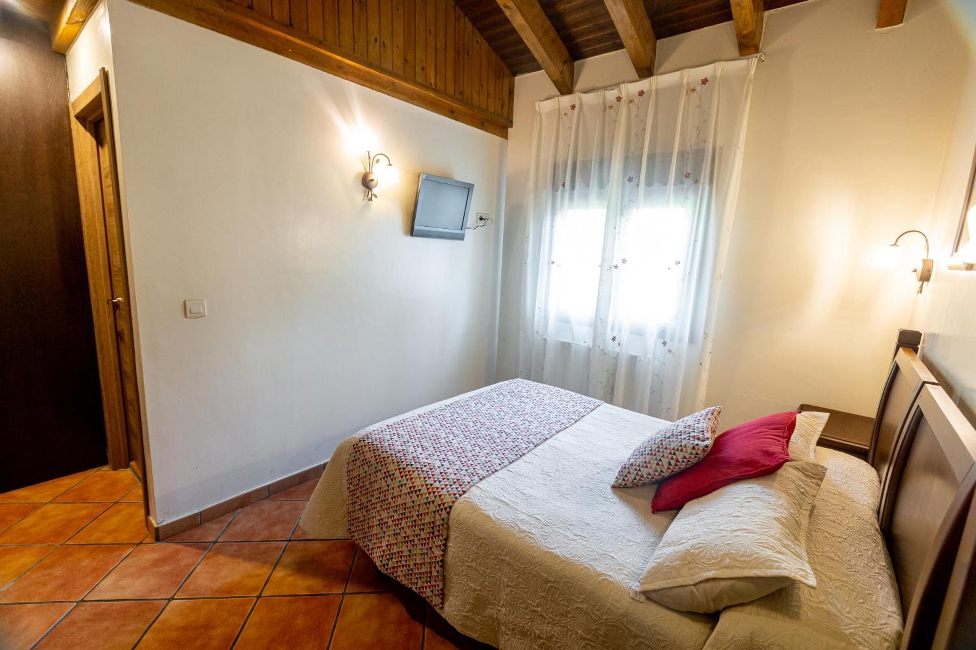 Apartamentos El Pedrayu Onís エクステリア 写真