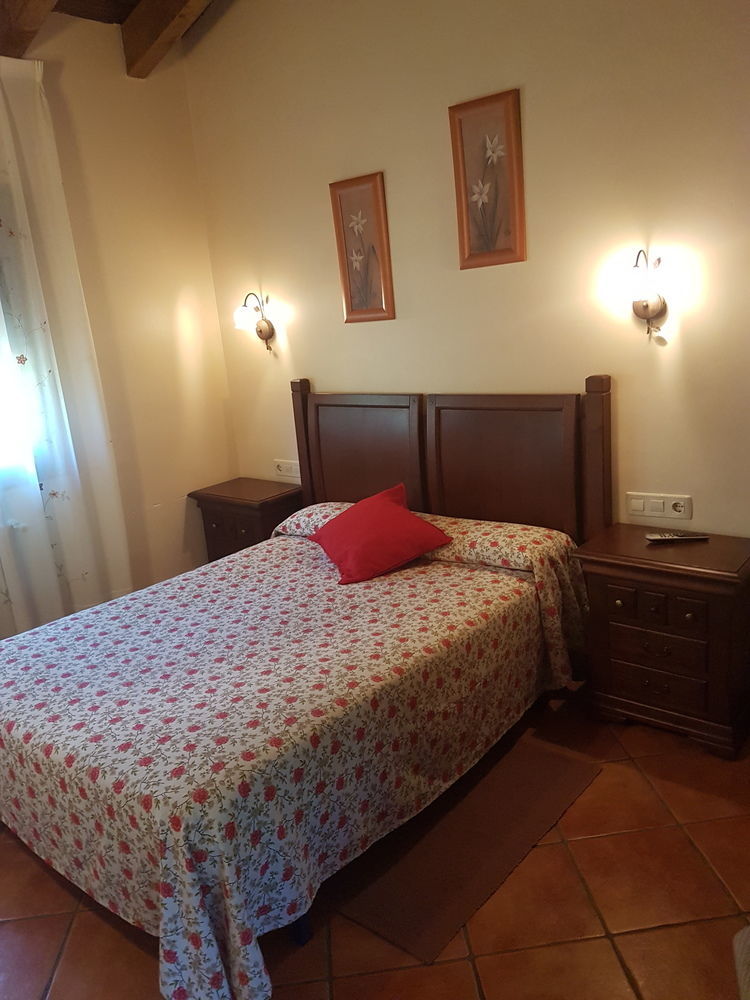 Apartamentos El Pedrayu Onís エクステリア 写真